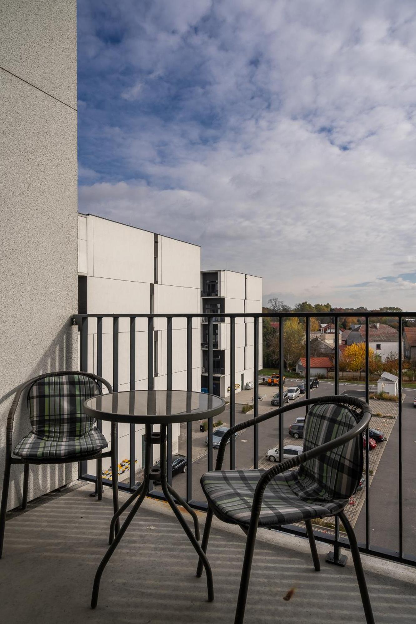 Rentplanet - Zarembowicza Ii Breslau